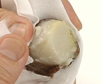 ゆでてからむく