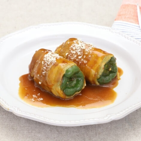丸ごとピーマンの洋風煮込み