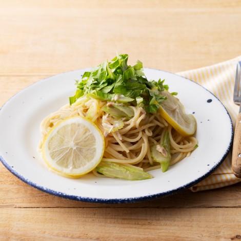 葉っぱまでまるごと！セロリとツナのスパゲッティ