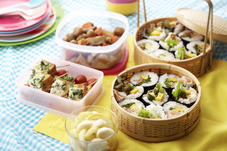 定番のお弁当もお花見仕様に☆のり巻き弁当