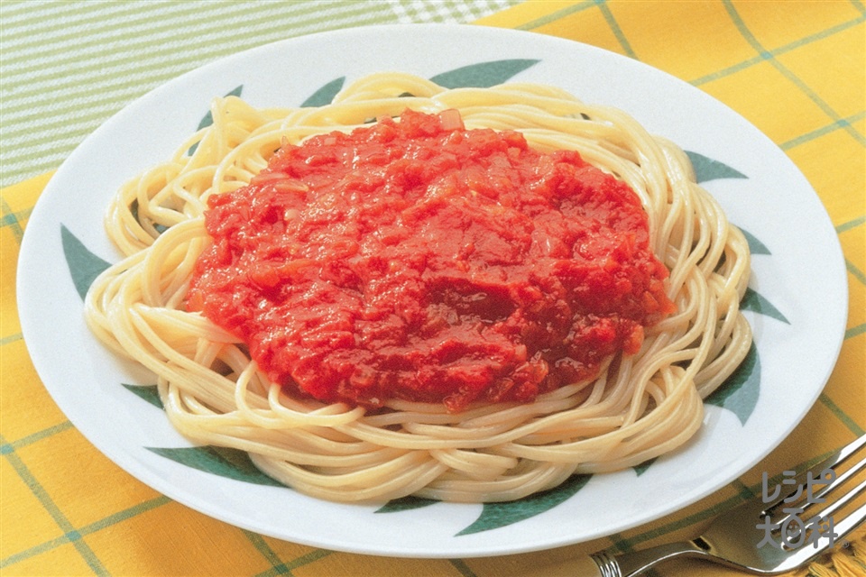 トマトソーススパゲッティ(スパゲッティ+ホールトマト缶を使ったレシピ)