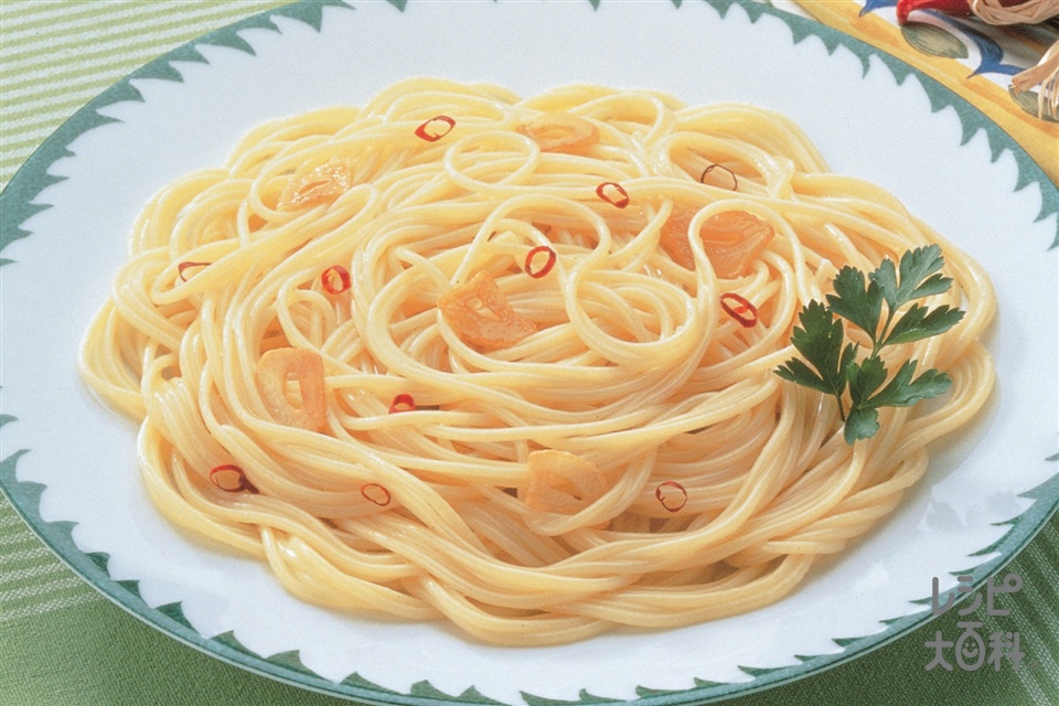 ちょっとピリ辛！ペペロンチーノ(スパゲッティ+にんにくを使ったレシピ)