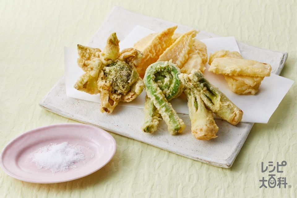 春の山菜の天ぷらのレシピ 作り方 レシピ大百科 レシピ 料理 味の素パーク ゆでたけのこや薄力粉を使った料理