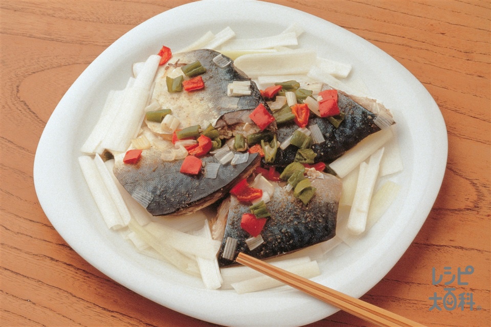 さばのごま油蒸し(さば+パプリカ(赤)を使ったレシピ)