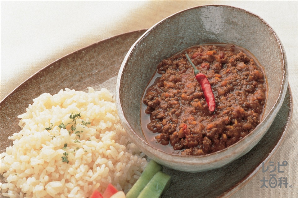 たっぷり野菜とひき肉のピリ辛カレー(牛ひき肉+玉ねぎを使ったレシピ)