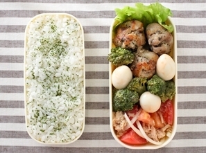 豚こまハーブ団子弁当