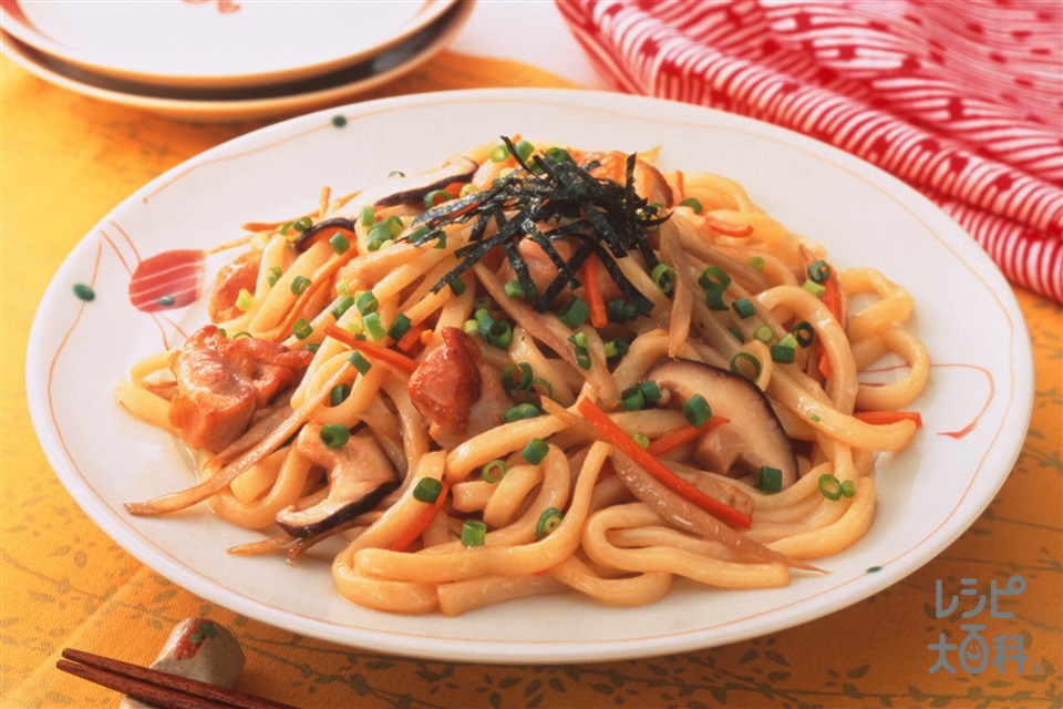 ごぼうと鶏肉の焼きうどん