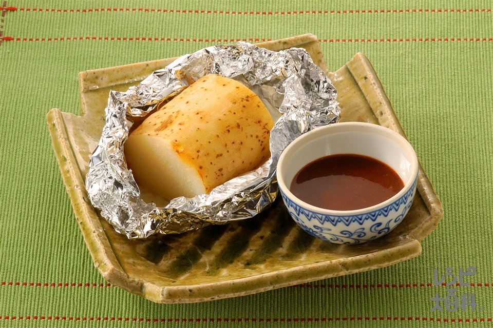 丸ごと長いものホイル焼き　甜麺醤ソース添え