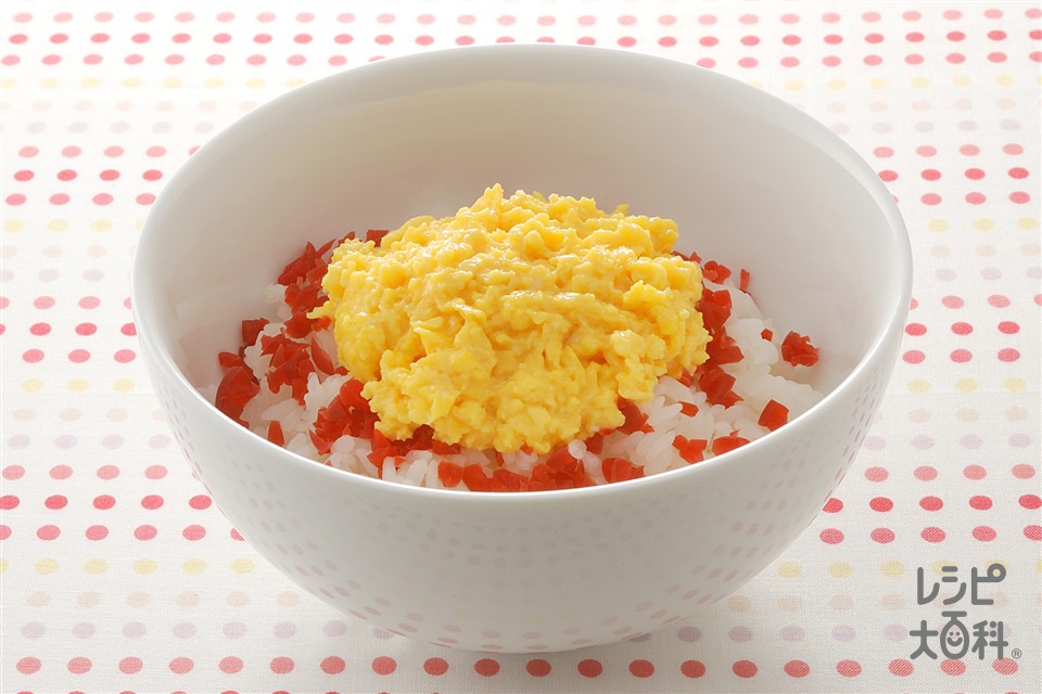 いり卵・カリカリ梅のせご飯(ご飯+卵を使ったレシピ)