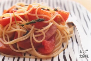 トマトとソーセージのスパゲッティ