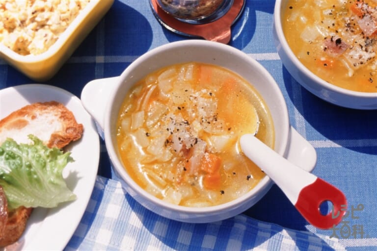 野菜とベーコンのスープのレシピ 作り方 レシピ大百科 レシピ 料理 味の素パーク 玉ねぎやにんじんを使った料理