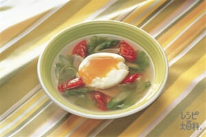 半熟たまごと野菜のまろやかスープ