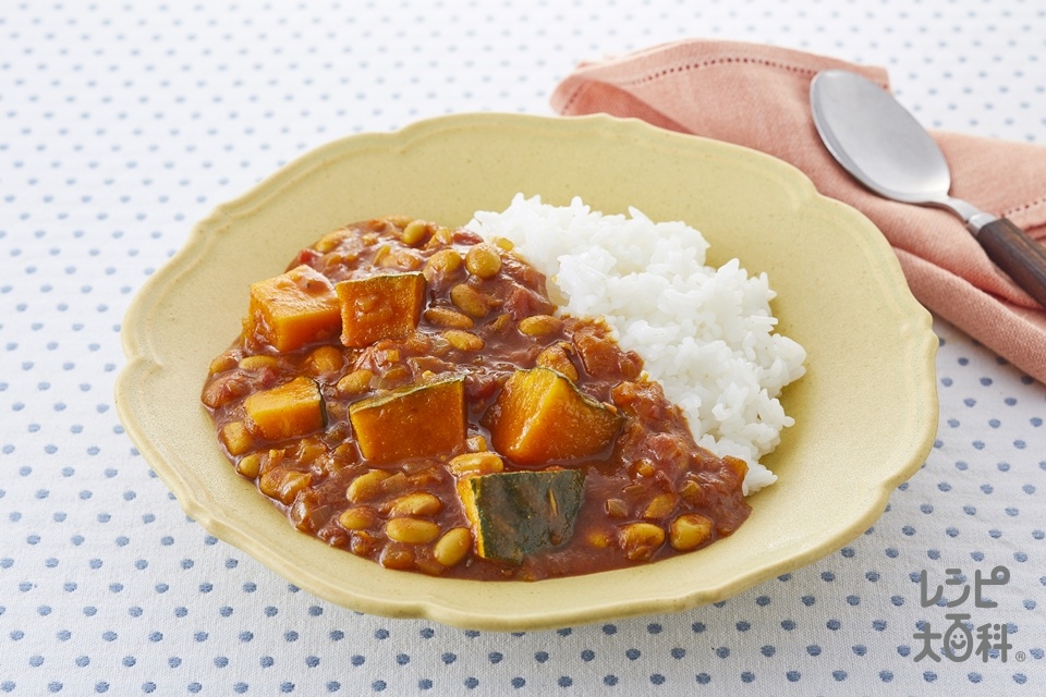 かぼちゃと豆のカレー(玉ねぎのみじん切り+ご飯を使ったレシピ)