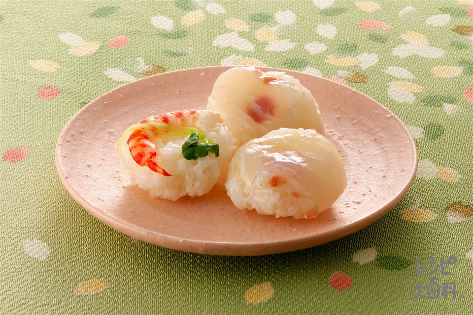 たいの昆布じめのひと口手まり寿司 えびの甘酢漬けの手まり寿司のレシピ 作り方 レシピ大百科 レシピ 料理 味の素パーク たいや米を使った料理