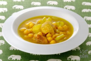 ひよこ豆と鶏肉のカレー風味スープ