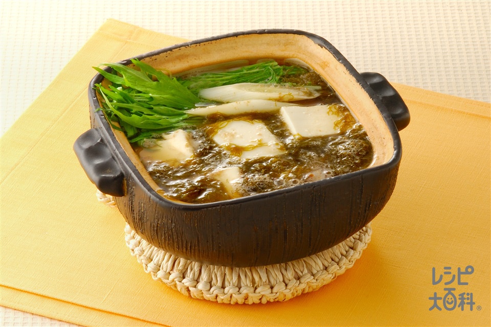 もずくと豆腐の小鍋仕立て(もずく+絹ごし豆腐を使ったレシピ)