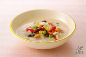 カラフル豆と豆乳のスープ