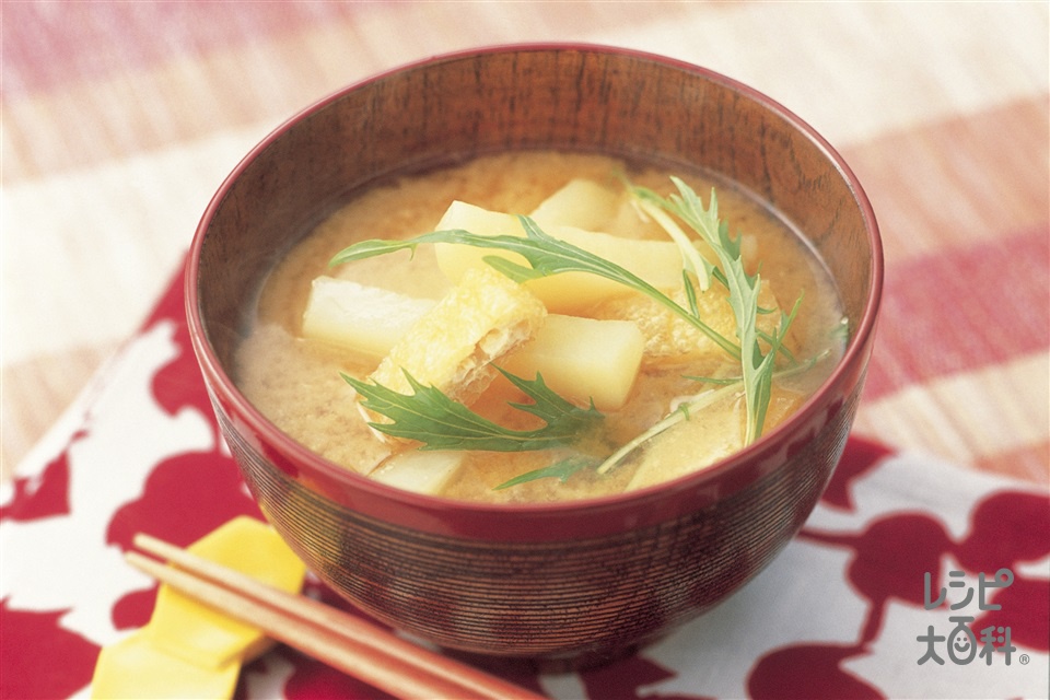 じゃがいもと水菜・油揚げのみそ汁(じゃがいも+水菜を使ったレシピ)