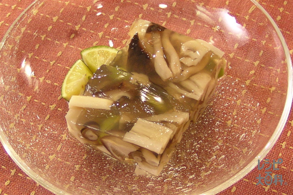 キノコの「ほんだし」寄せ(マッシュルーム+塩ゆで枝豆（さやから出したもの）を使ったレシピ)