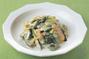 きゅうりと春野菜のピリ辛サラダ