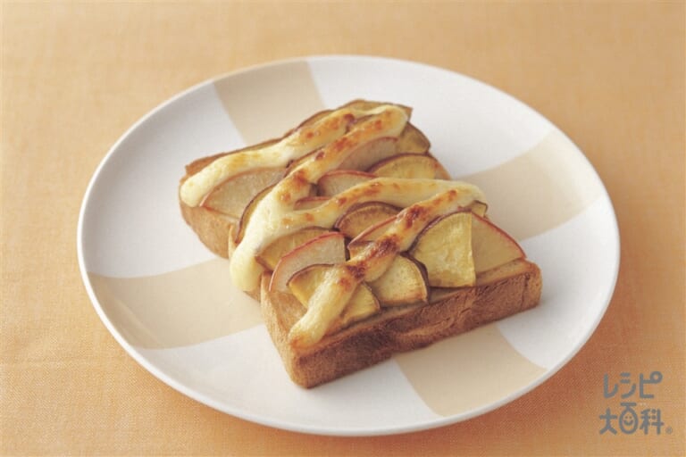 さつまいもとりんごのマヨ焼きトーストのレシピ 作り方 味の素パーク の料理 レシピサイト レシピ大百科 食パン6枚切りやさつまいもを使った料理