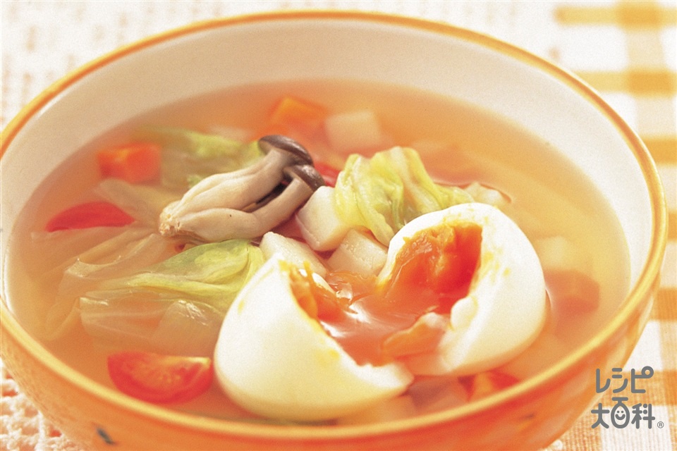 半熟たまごとたっぷり野菜のスープ(卵+玉ねぎを使ったレシピ)
