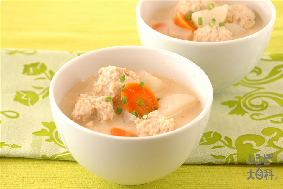 大根と鶏団子のピリ辛豆乳スープ(鶏ひき肉+豆乳を使ったレシピ)