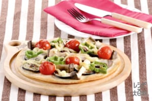夏野菜とエリンギのピザ