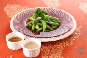 温野菜のグリーンサラダ 2種のソース