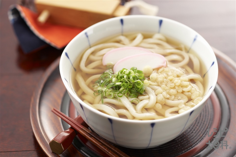 讃岐うどん（たぬきうどん）(冷凍讃岐うどん+紅かまぼこを使ったレシピ)