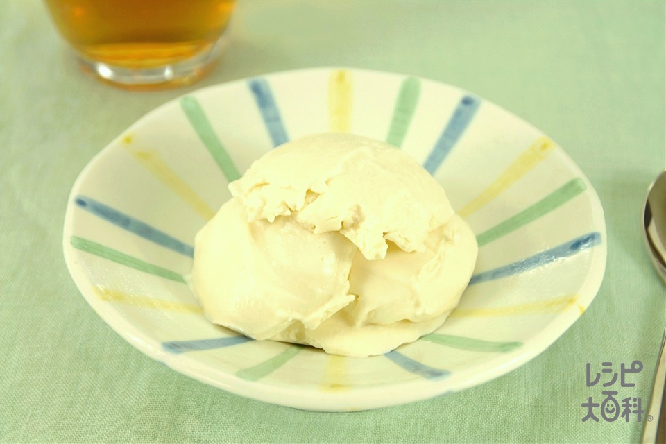豆腐のアイスクリーム(絹ごし豆腐+生クリームを使ったレシピ)