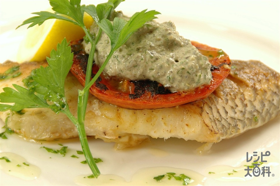 白身魚のまろやかタプナードソース(白身魚（切り身）+トマトを使ったレシピ)