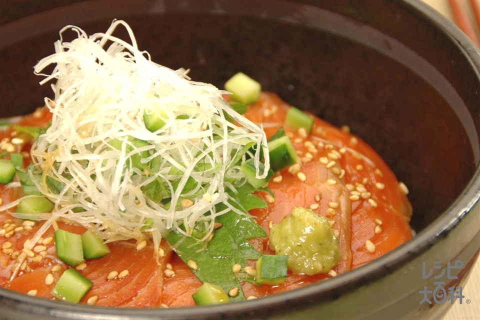 さけの漬け丼(ご飯+サーモン（刺身）を使ったレシピ)