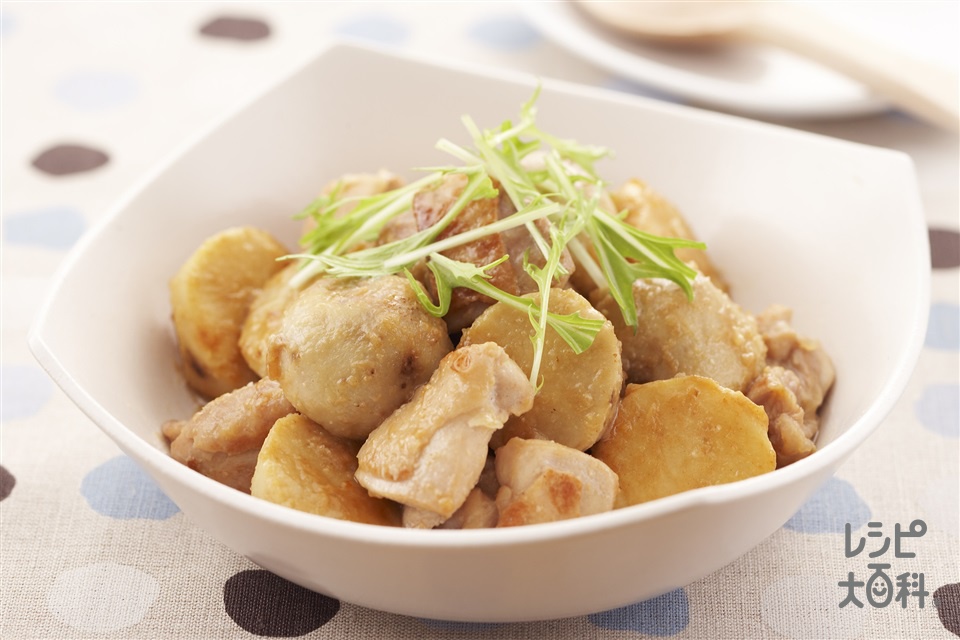 里芋と鶏肉のだしうま煮(里いも+鶏もも肉を使ったレシピ)