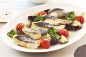 野菜と魚の蒸し煮 アクアパッツァ風 のレシピ 作り方 レシピ大百科 レシピ 料理 味の素パーク すずき 切り身 やなすを使った料理 野菜と魚の蒸し煮 アクアパッツァ風 のレシピ 作り方 レシピ大百科 レシピ 料理 味の素パーク すずき 切り身 やなすを使った料理