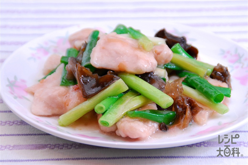 鶏むね肉とわけぎの梅風味炒め