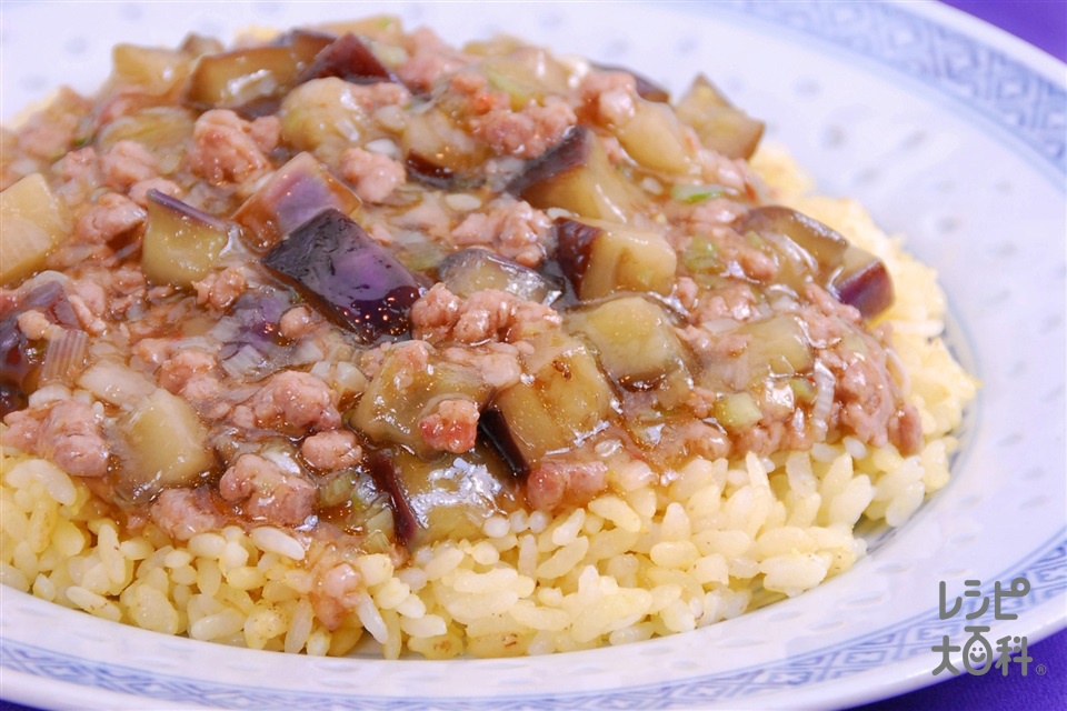 なすとひき肉のピリ辛あんかけ炒飯(なす+温かいご飯を使ったレシピ)