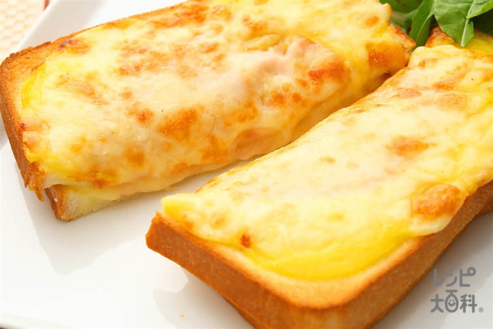 コーンクリームクロックムッシュ(食パン8枚切り+ピザ用チーズを使ったレシピ)