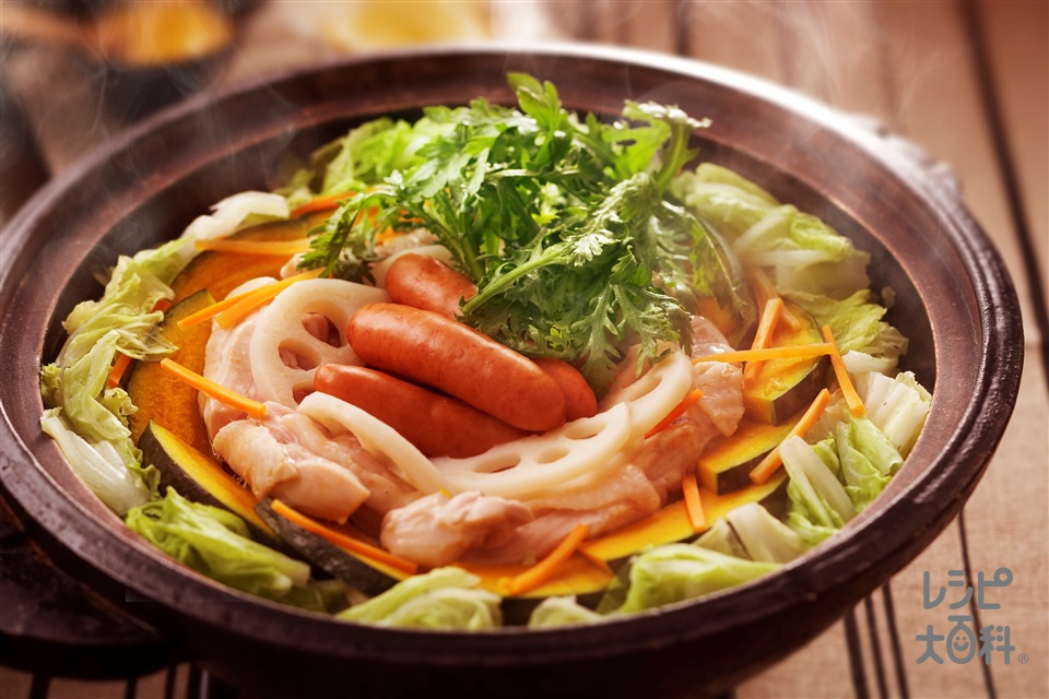 れんこんとかぼちゃ・鶏肉のだし蒸し鍋(白菜+鶏もも肉を使ったレシピ)