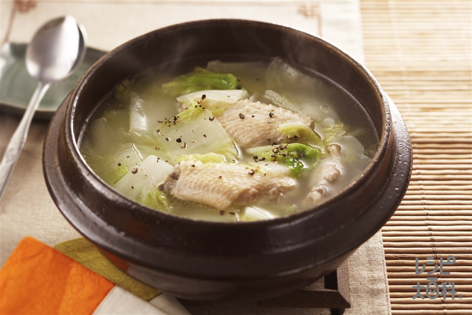 白菜と手羽先のスープ(白菜+鶏手羽先を使ったレシピ)
