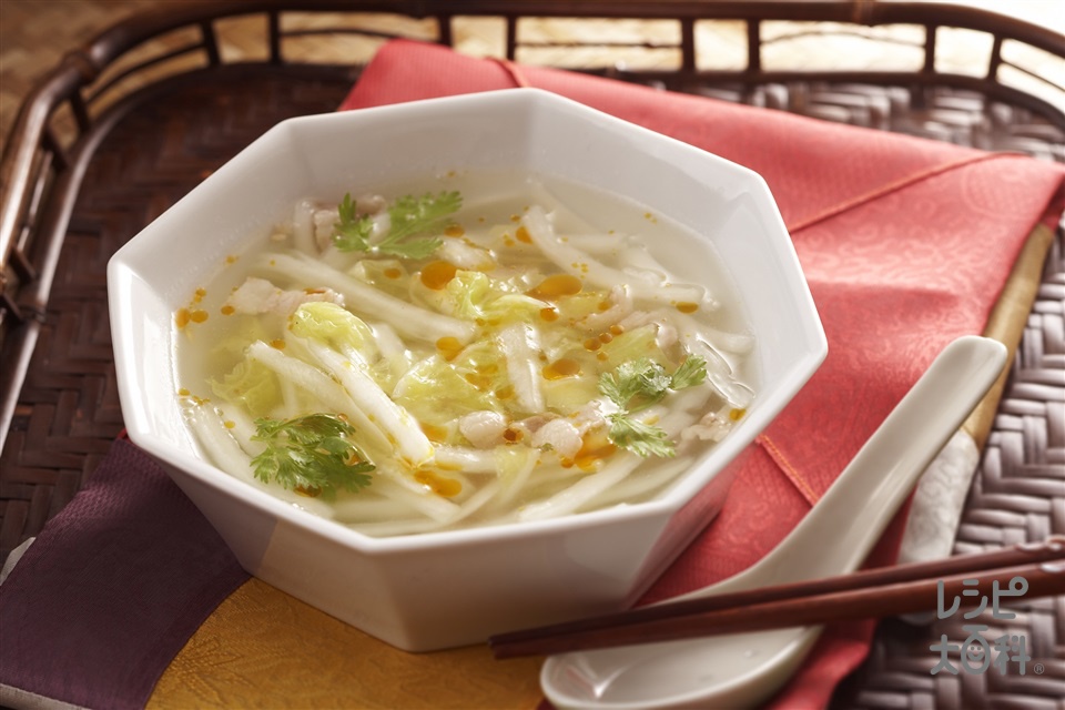 塩もみ白菜と豚肉のピリ辛スープ(白菜+豚薄切り肉を使ったレシピ)