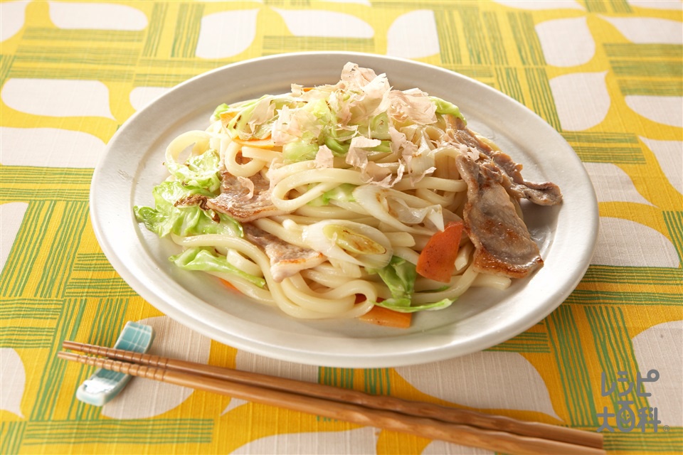 青春焼きうどん(ゆでうどん+豚もも薄切り肉を使ったレシピ)