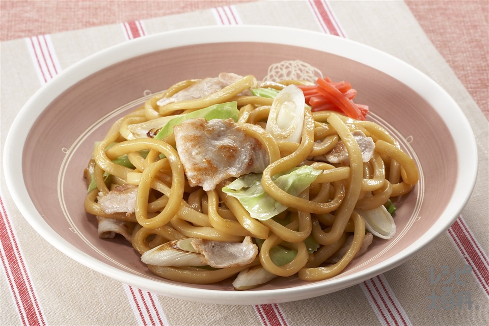 豚肉とキャベツの焼きうどん(豚薄切り肉+ゆでうどんを使ったレシピ)