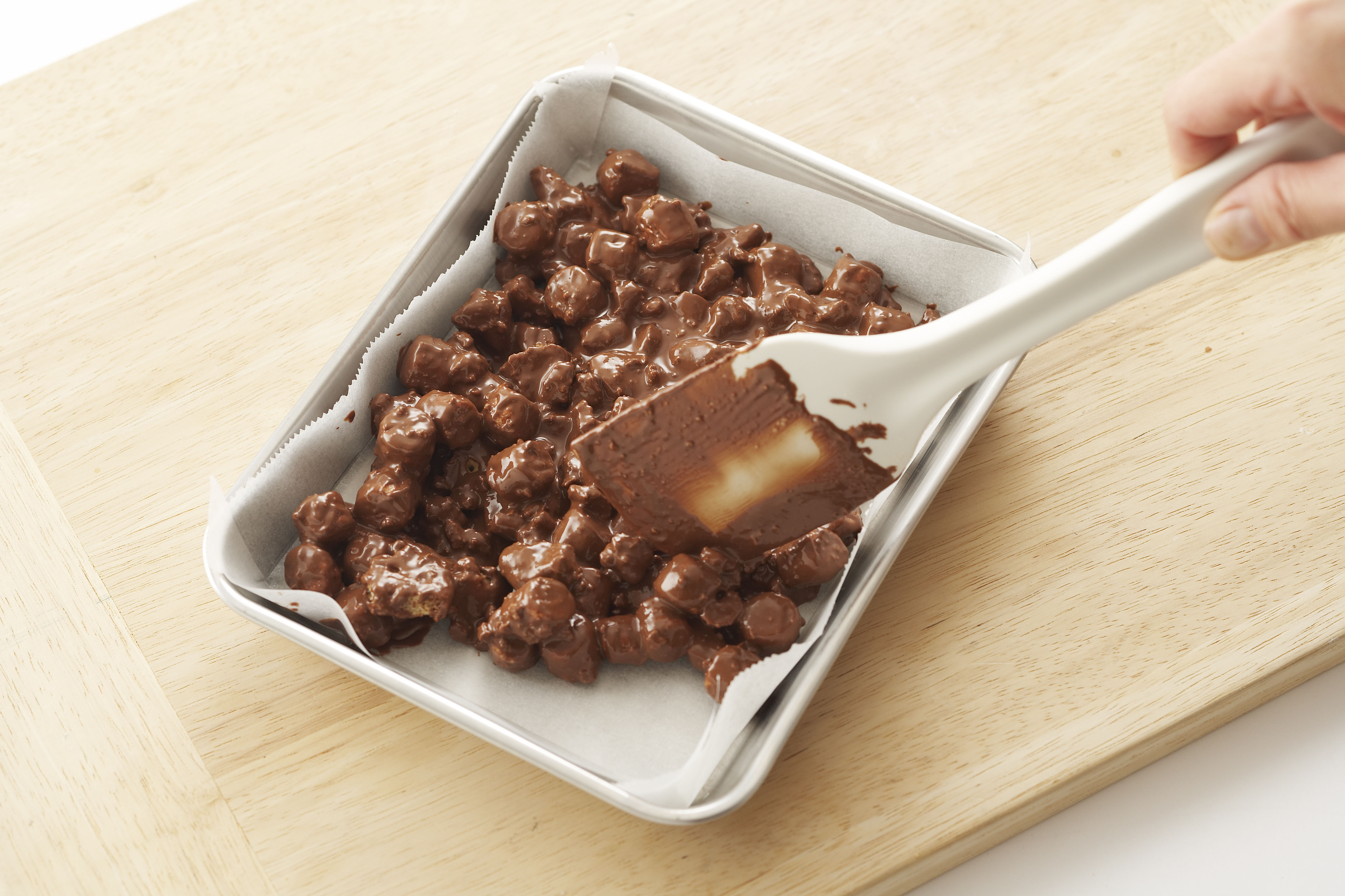 チョコバーのレシピ・作り方|コーンフレークやドライフルーツを使った料理|味の素パークの【レシピ大百科】