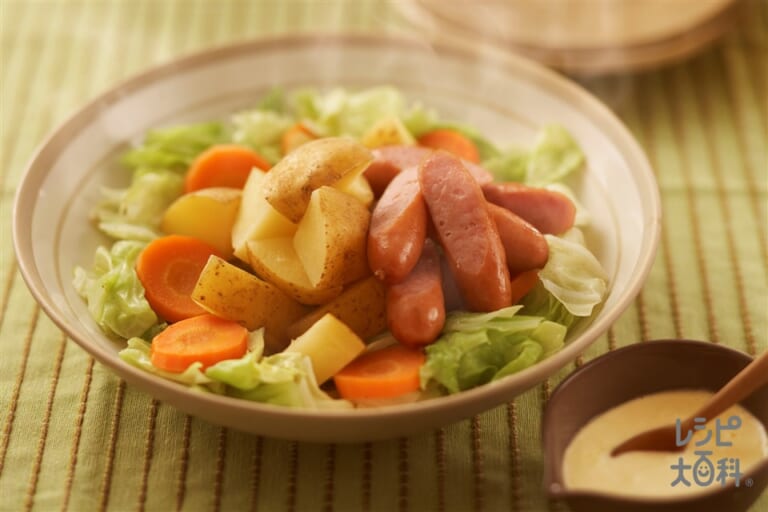 ごろごろポテトとソーセージの菜愛ホットサラダ