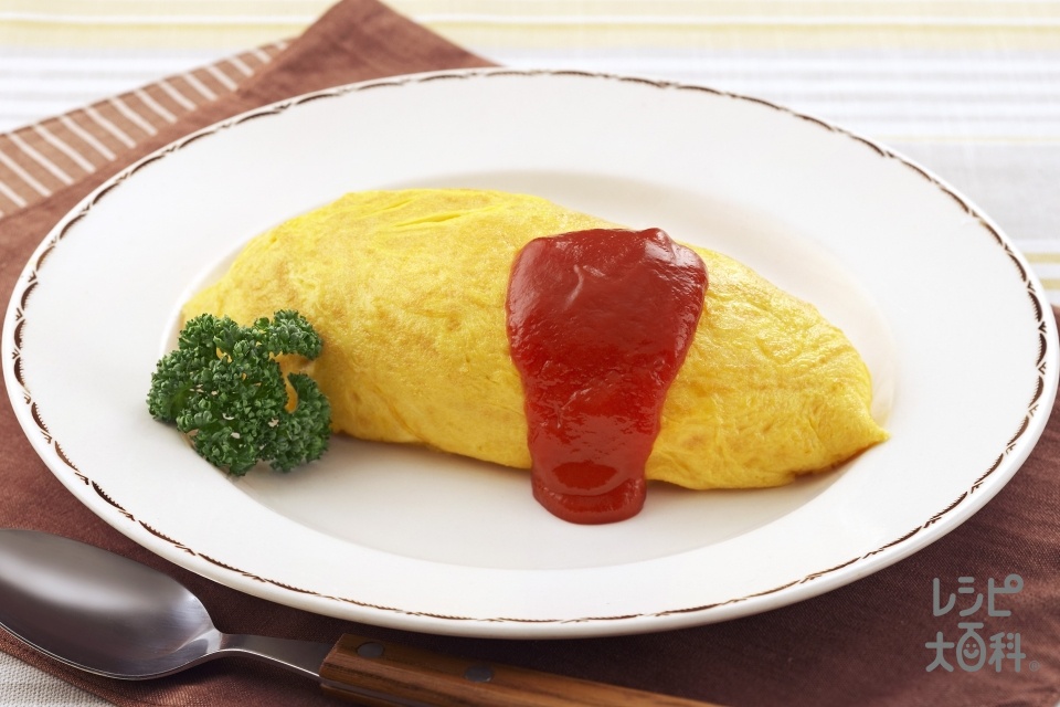オムライス(温かいご飯+卵を使ったレシピ)