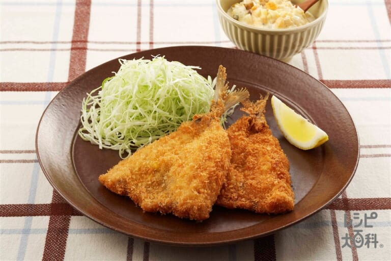 魚のフライに副菜や汁物♪