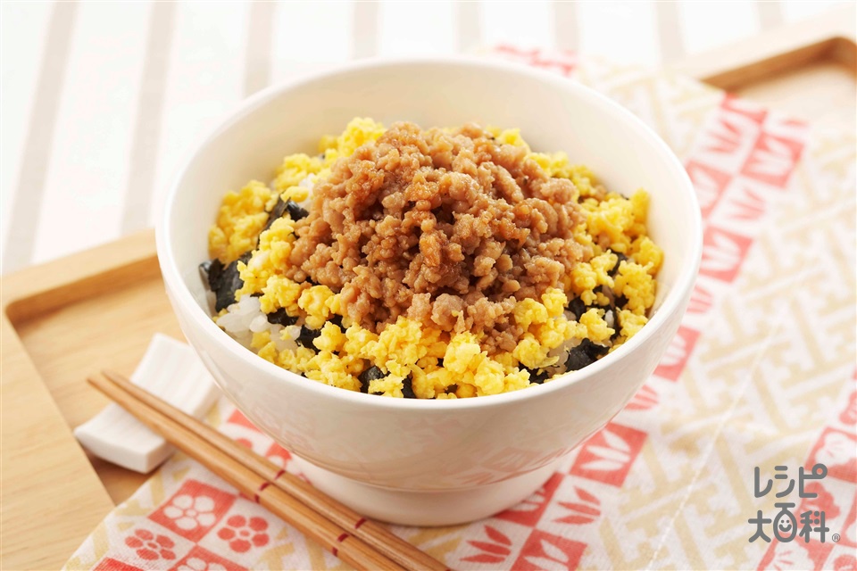 鶏そぼろ丼(鶏ひき肉+温かいご飯を使ったレシピ)