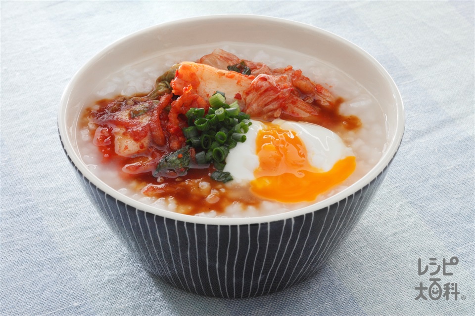 温玉キムチがゆ(キムチ+温泉卵を使ったレシピ)