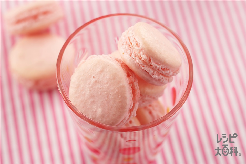ピンクのマカロン(アーモンドパウダー+粉砂糖を使ったレシピ)